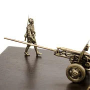 Диорама «Советская дивизионная артиллерия» из бронзы и ясеня, 1:35 — оригинальный подарок — фотография 2