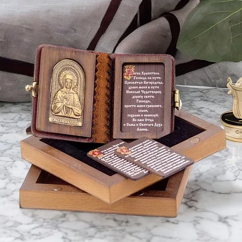 Книга с молитвами "Матрона Московская" — книга в кожаном переплёте в подарок
