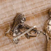 На память: Картина «Скрипачка и контрабасист» на ониксе — фотография 4