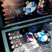 На память: Нарды под стеклом «BMW M5» — фотография 9