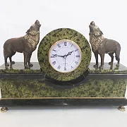 Каминные часы «Волки» из бронзы и змеевика — красивый подарок — фотография 2