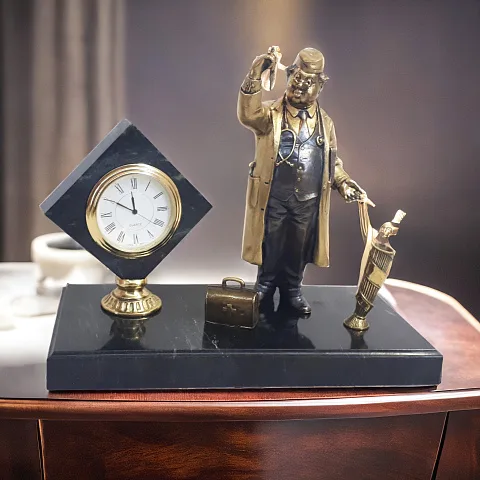 На память: Часы «Подарок доктору» из змеевика