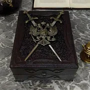 В подарок: Романовы. 300 лет служения России — историческое издание — фотография 1