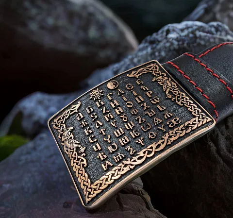 Кожаный ремень «Буквица» — оригинальный подарок