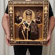 На память: Резная Икона Николай Чудотворец — фотография 4